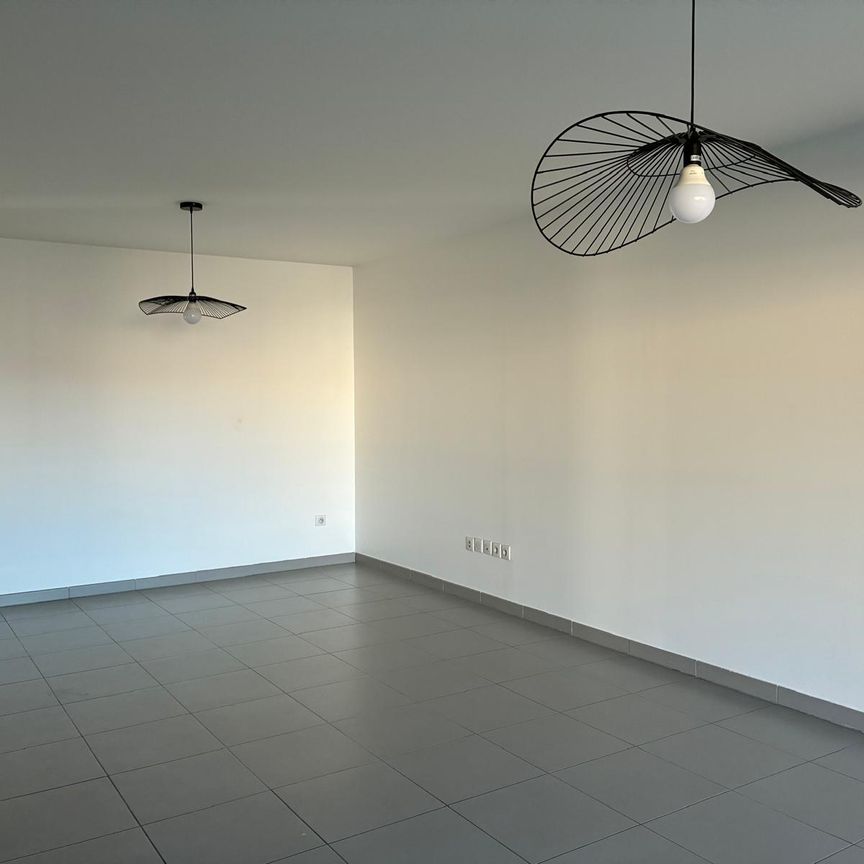 Location Appartement 3 pièces 74m² VALENCE 26000 - Photo 1