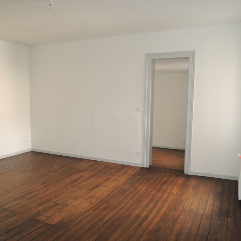 Appartement à louer - REIMS- RUE DE CERNAY - Photo 1