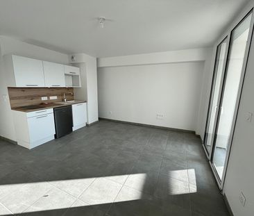 Location Appartement 1 pièce 29m² - Photo 2