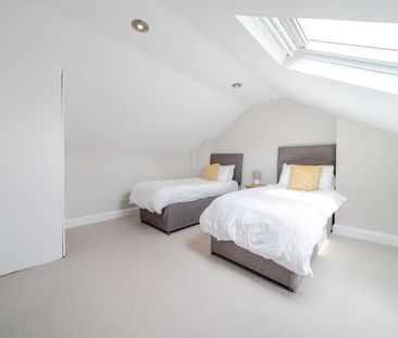 4 bedroom end of terrace house to rent - Photo 4