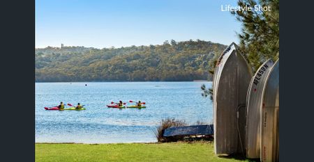 Townhouse living with alfresco appeal - Garden maintenance included - Photo 2