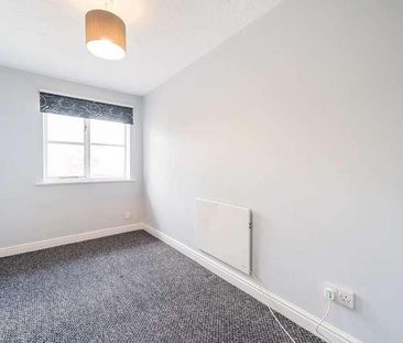 Slough, Berkshire, SL1 - Photo 3