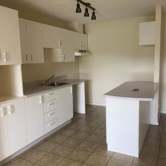 GRAND ET LUMINEUX 3.5 DISPONIBLE MAINTENANT - Photo 1