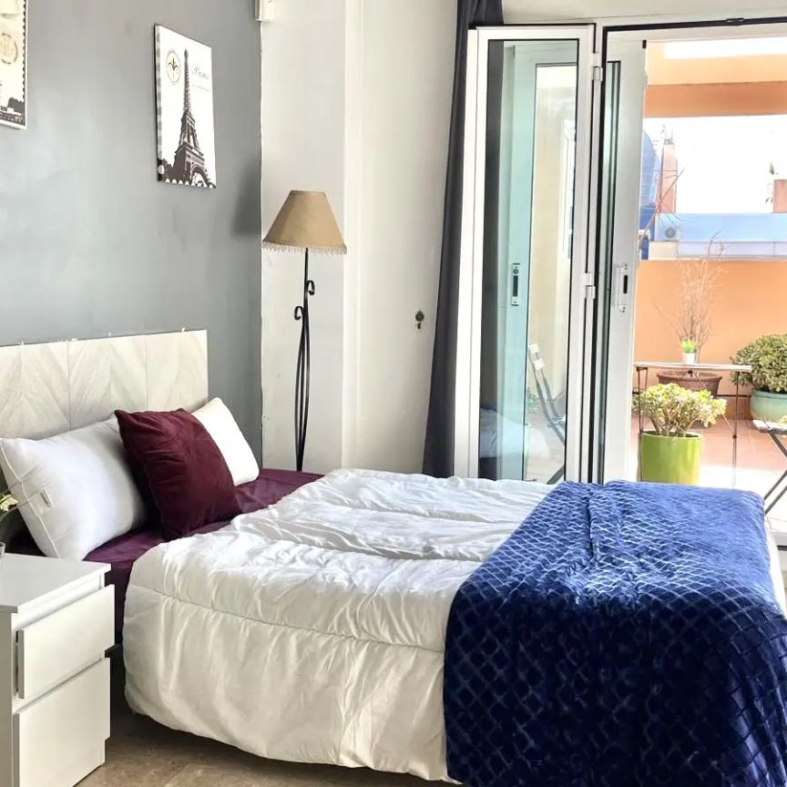 Room in a shared 7-bedroom apartment for rent in Mestalla - Foto 1