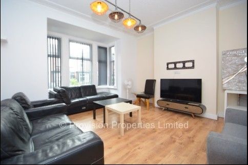 5 Bedroom Lets in Leeds - Photo 1