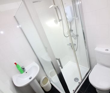 Crown Street, PRESTON, Lancashire PR1 2RU - Photo 3