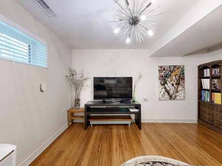 For Lease - 139 Scarboro Crescent, Toronto, Ontario - Photo 3