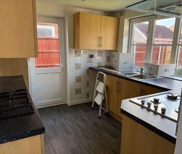 3 bedroom semi-detached house to rent - Photo 5