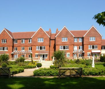 Chartwell Lodge, Tunbridge Wells - Photo 1