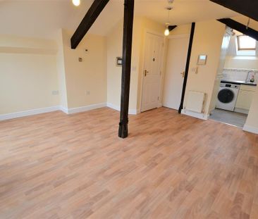 Studio to rent - Photo 1