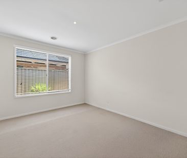 14 Latrobe Avenue, Pakenham VIC 3810 - House For Rent | Domain - Photo 3