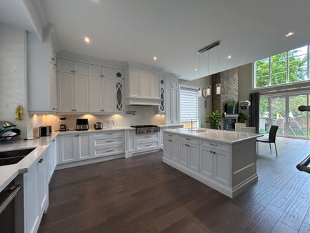 For Lease - 2194 Elmhurst Avenue, Oakville, Ontario - Photo 2