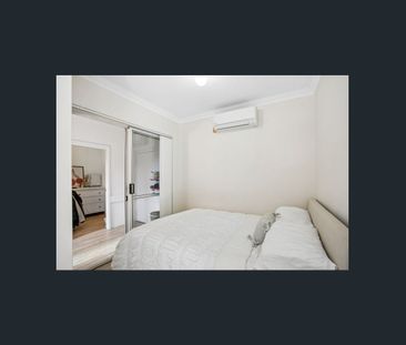 PRIVATE REAR TOWNHOUSE - WALK TO LEEDERVILLE STRIP - Photo 3