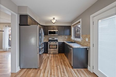 For Lease - 2340 Joshua Drive, Burlington, Ontario - Photo 2