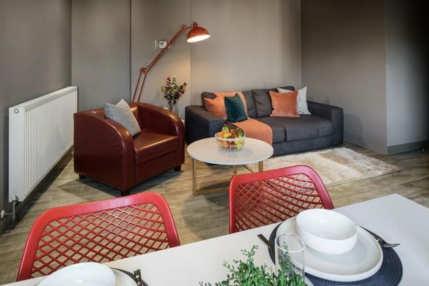 6 bedroom flat to rent - Photo 1