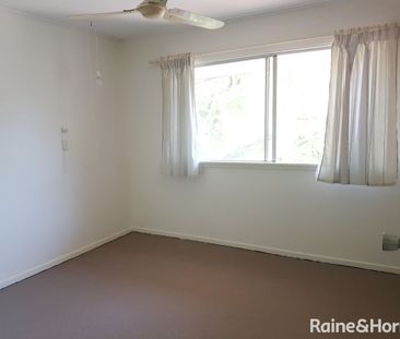 Good Size Home, with Air Conditioning and Great Location! - Photo 6