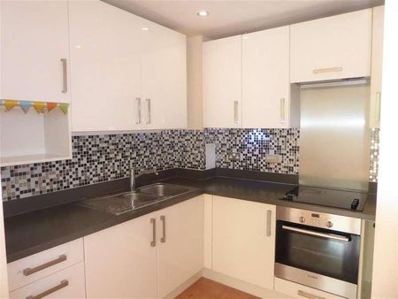 Duke Court, Pontes Avenue, Hounslow, TW3 - Photo 4