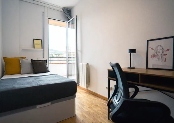 Travessera de les Corts, Barcelona, Catalonia 08028