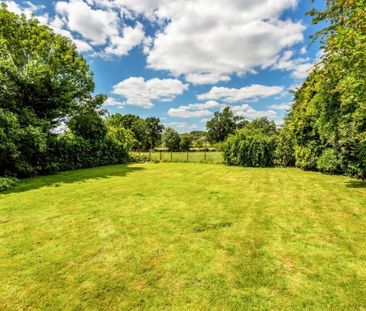 5 bedroom detached house to rent - Photo 2