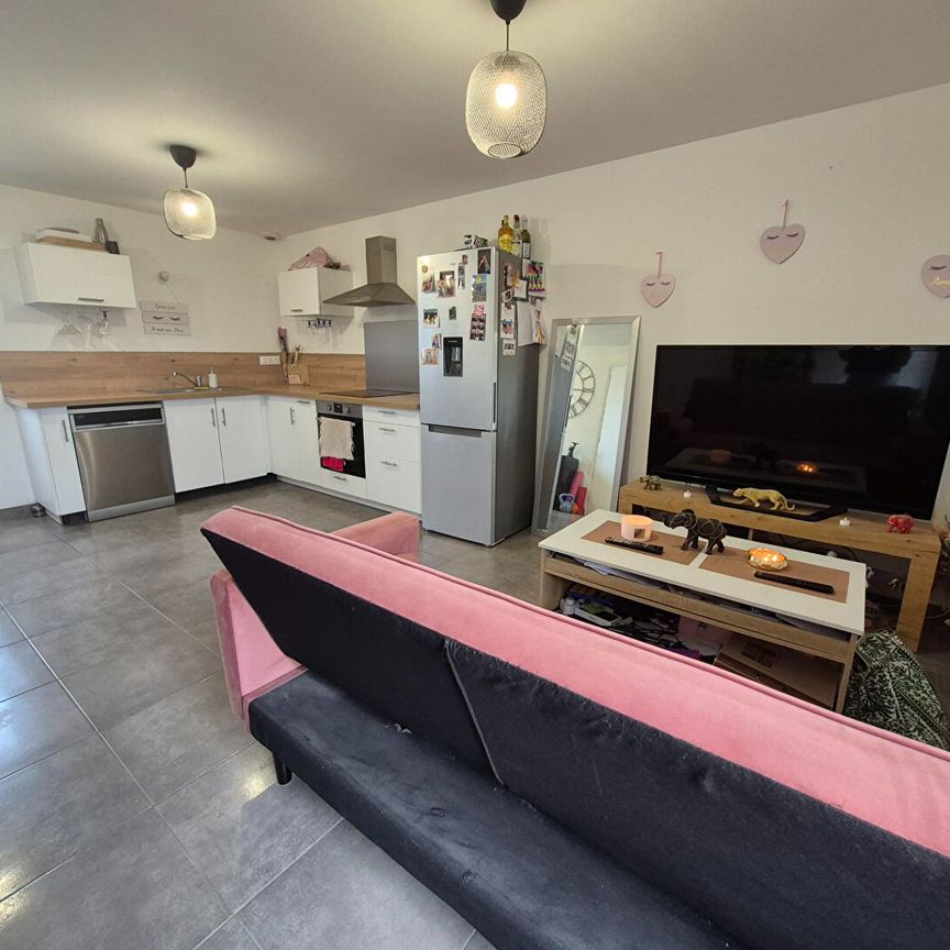 Location Appartement 3 pièces 47m² COMBOURG 35270 - Photo 1