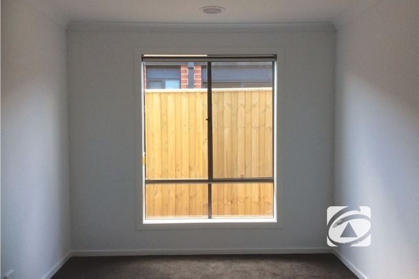PERFECT FAMILY HOME IN PRIME LOCATION - Photo 1