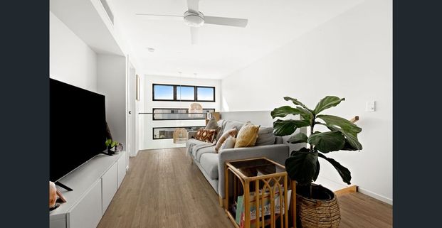 3 Bedroom Home in Sought after Sunshine Cove! - Photo 1