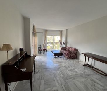 2 Bedroom Apartment For Rent in Parque Clavero, Málaga - Photo 3
