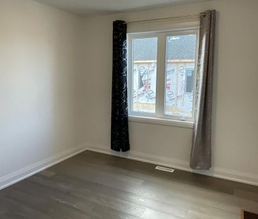 For Lease - 15 Barnyard Trail, Barrie, Ontario - Photo 6
