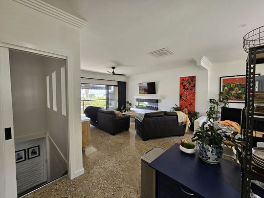 16 Dwyer Crescent - Photo 1