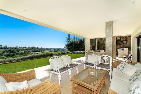 5 bedroom luxury Villa for rent in Benahavís, Andalusia - Photo 3