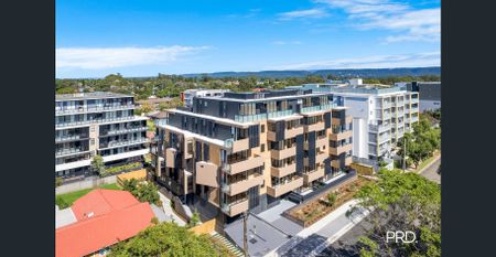 Contemporary Living in the Heart of the City - Photo 2