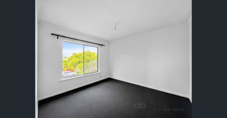 Renovated 2 Bedroom Unit - Photo 4