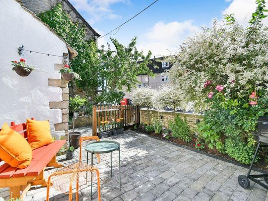 2 bedroom semi-detached house to rent - Photo 1