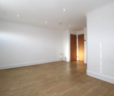 1 Bedroom Apartment To Let - Photo 2