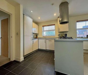 Benjamin Lane, Slough, Berks, SL3 - Photo 6
