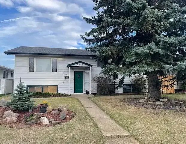 Glenwood detached home with double garage | Edmonton - Photo 1