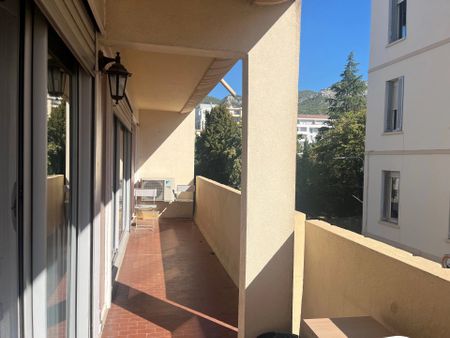 Location Appartement 3 pièces 70m² TOULON 83000 - Photo 5
