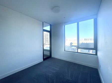 Indoor Pool & Gym | Large courtyard - Photo 4