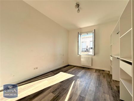 Location Appartement 3 pièces 81m² LA ROCHE CHALAIS 24490 - Photo 3