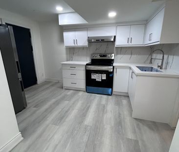 For Lease - 39 Waterton Crescent, Richmond Hill, Ontario - Photo 4