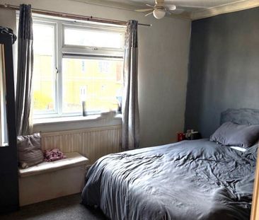 2 bed Terraced - To Let - Photo 2
