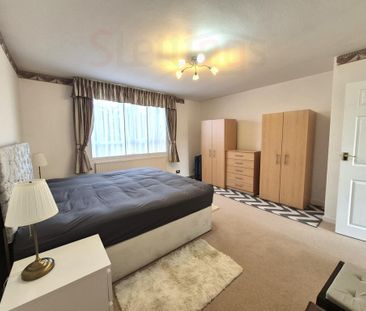 3 bedroom flat to rent - Photo 6
