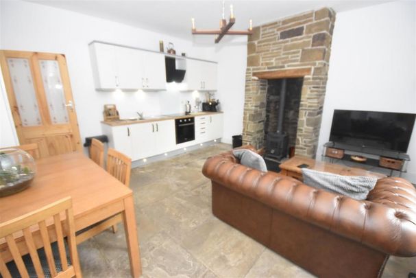 2 bedroom terraced house to rent - Photo 1