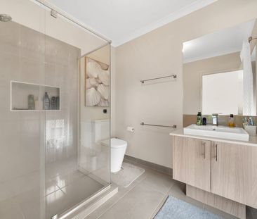 19 Sadie Avenue, Thornhill Park, Vic 3335 - Photo 3