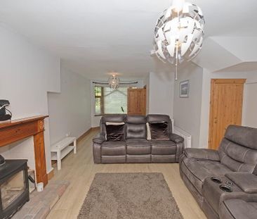 64 Lough Road, Lurgan, BT66 6JJ - Photo 1