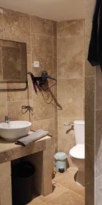 Appartement 2 pièces meulbé à louer à BEAUMES DE VENISE - Photo 4