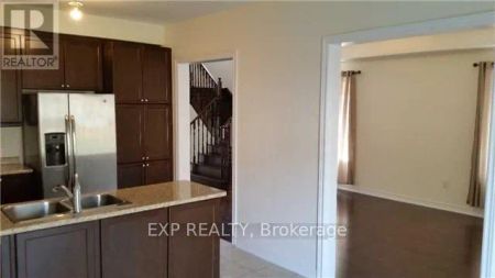 92 MELTWATER CRESCENT - Photo 4