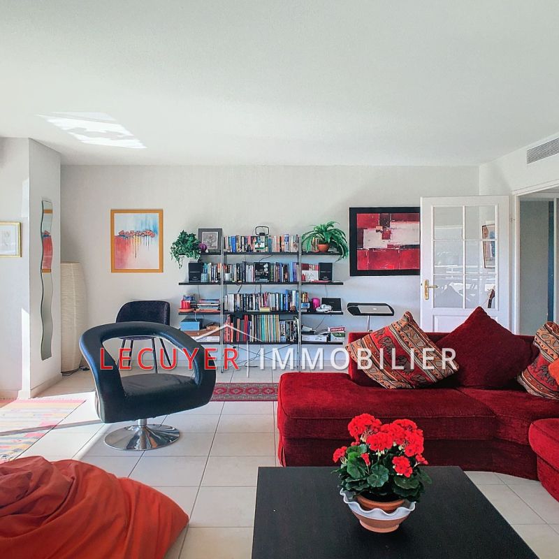 GOLFE JUAN LOCATION MEUBLEE CONTRAT ETUDIANT DANS RESIDENCE DE - Photo 1