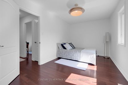 For Lease - 431 Carruthers Avenue, Newmarket, Ontario - Photo 3