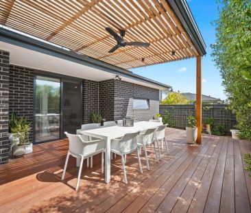 Easy Living in the Heart of Dromana - Photo 2